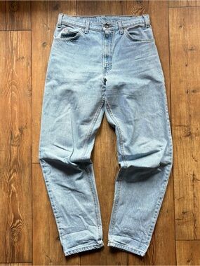 Vintage 90s Levi's 550 Relaxed Jeans in Light Blue Wash